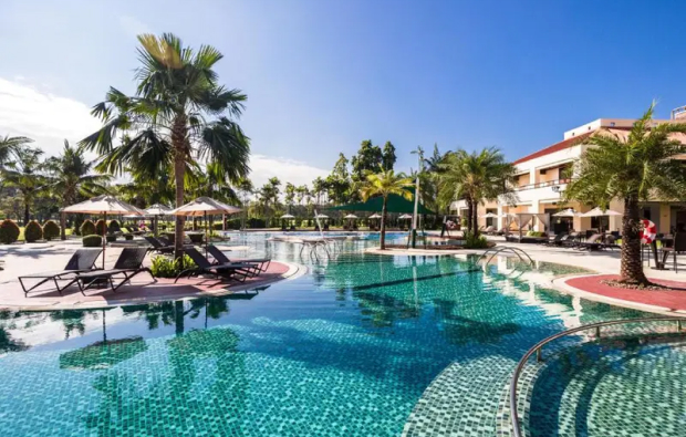 Pool, Eastin Thana City Golf Resort
