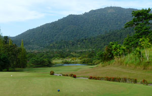 1st hole gunung raya golf resort, langkawi