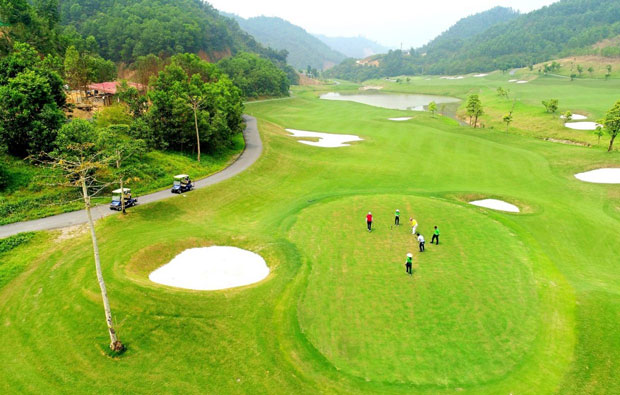 Hilltop Valley Golf Club Aerial of green