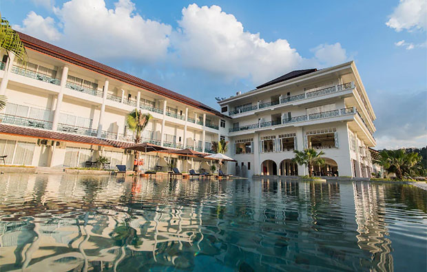 Katathong Golf Resort Pool