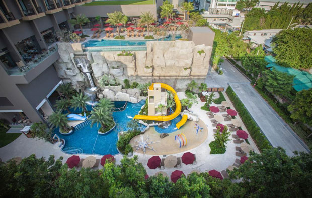 Mercure Pattaya Ocean Resort pool