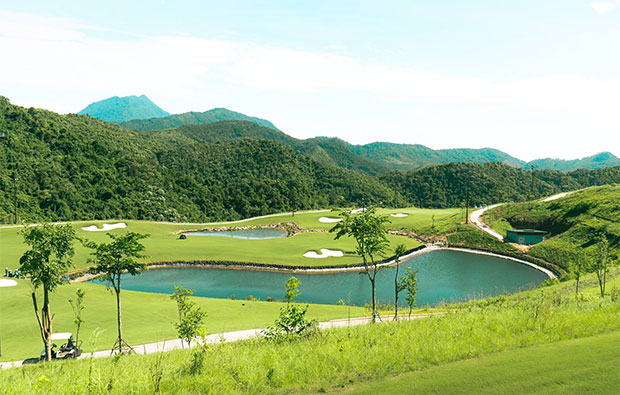 Montaña Golf Course fairways