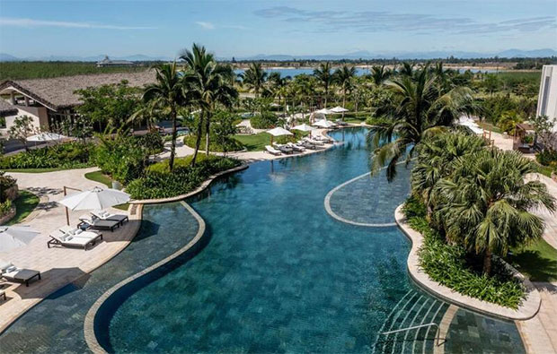 New World Hoiana Hotel Pool