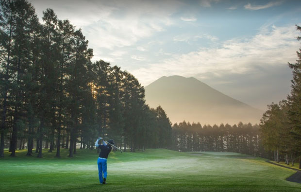 Niseko Village Golf Course - Dawn Tee Off