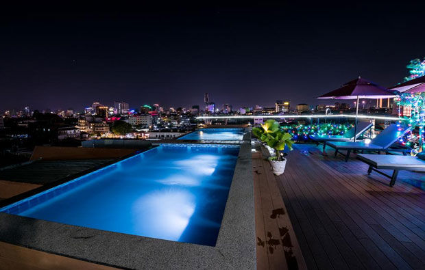 Ohana Hotel Rooftop Pool