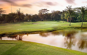 Padang Golf Modern