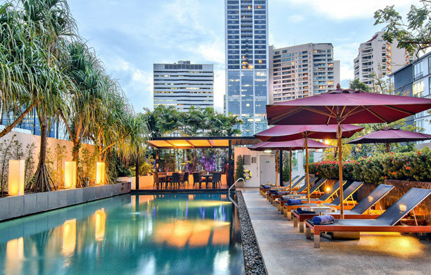 Park Plaza Bangkok Soi 18 rooftop pool