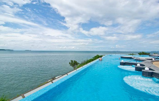 Royal Cliff Beach Hotel Infinity Pool