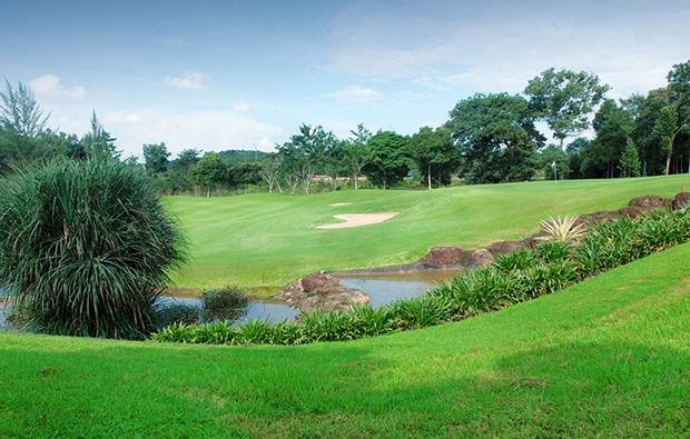 tee box southlinks country club, batam island, indonesia