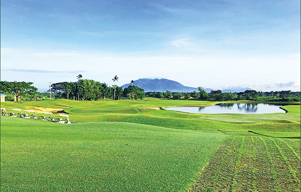Green at Summit Point Golf Country Club, Manila, Philippines