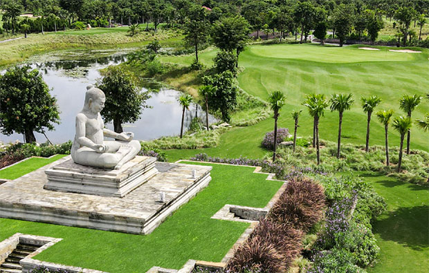 Vattanac Golf Resort West Course Green with Buddhe