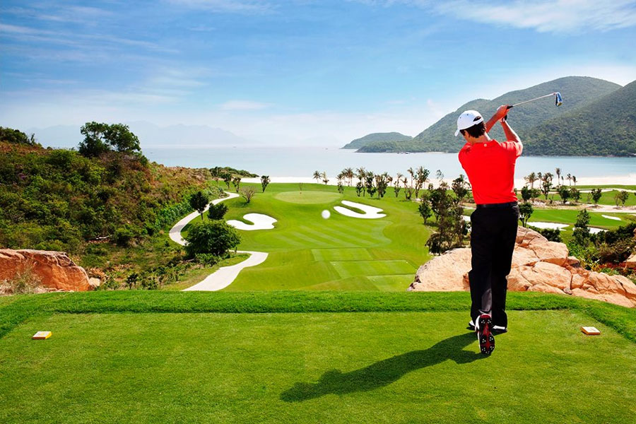 10 Best Golf Courses and Top Golf Clubs in Vietnam 2022